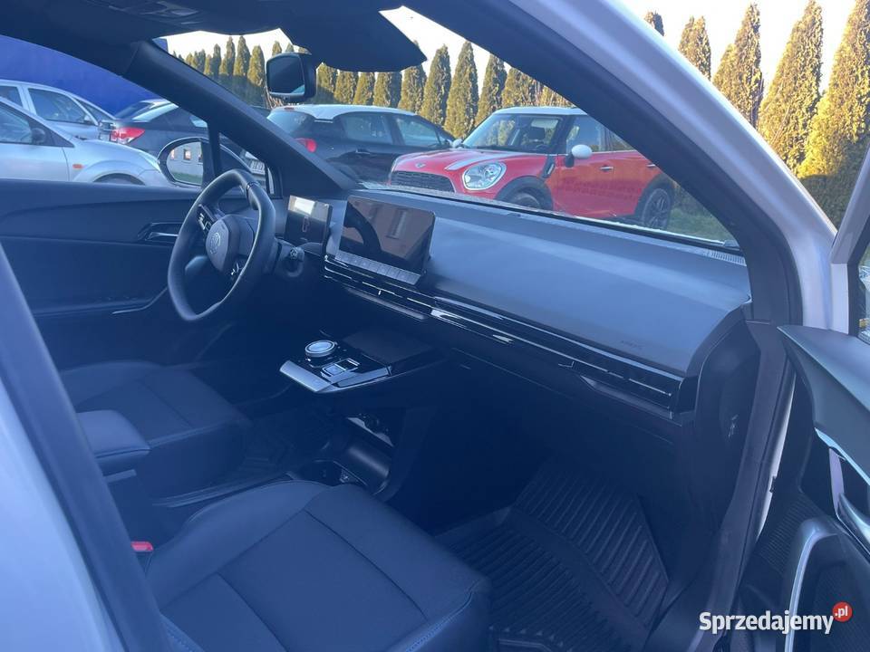 MG 4 EV Luxury 20232024 7 000 elektrochrom. lusterko wst.