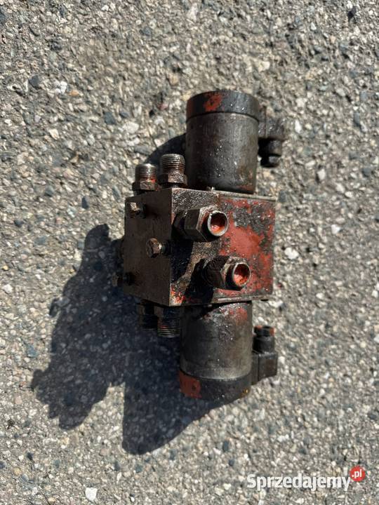 Rozdzielacz hydrauliczny sterowany elektrycznie Części maszyn i innych pojazdów sprzedam