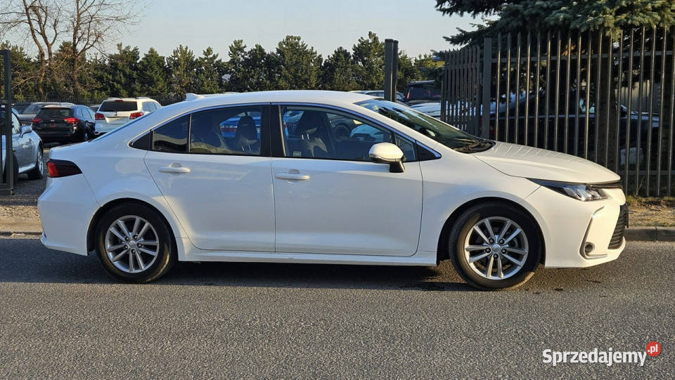 Toyota Corolla Toyota Corolla hybryda na raty nieuszkodzony