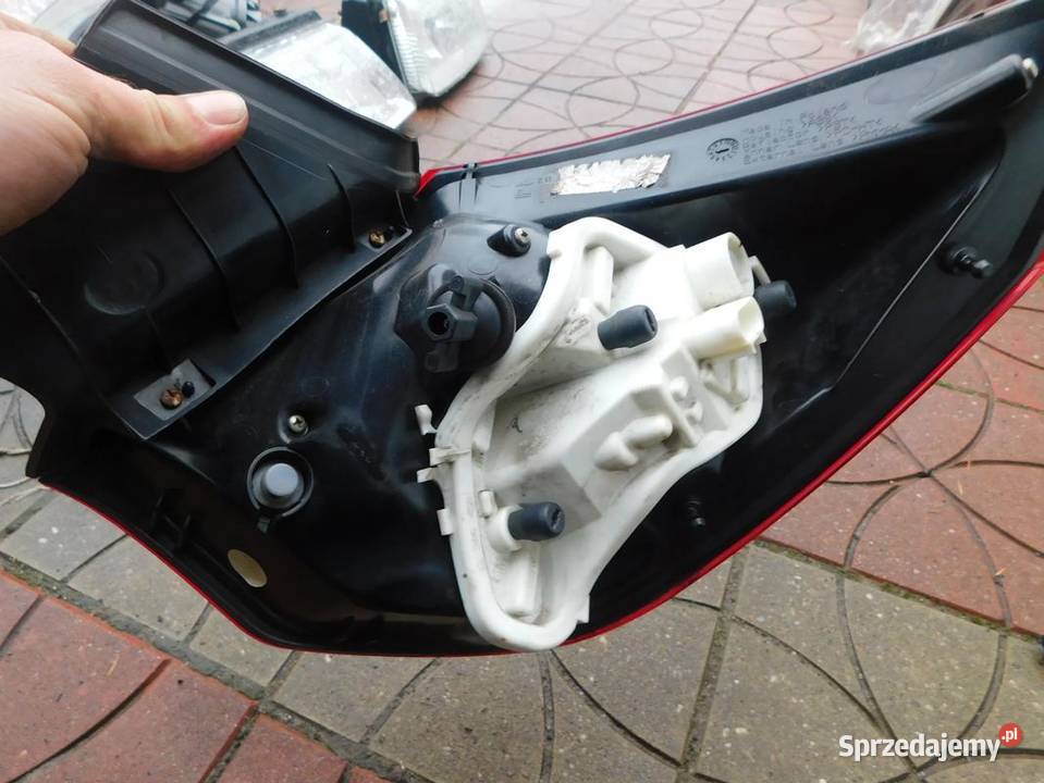 astra J kombi lampa 34144 WYSYŁKA osobowe śląskie Żory