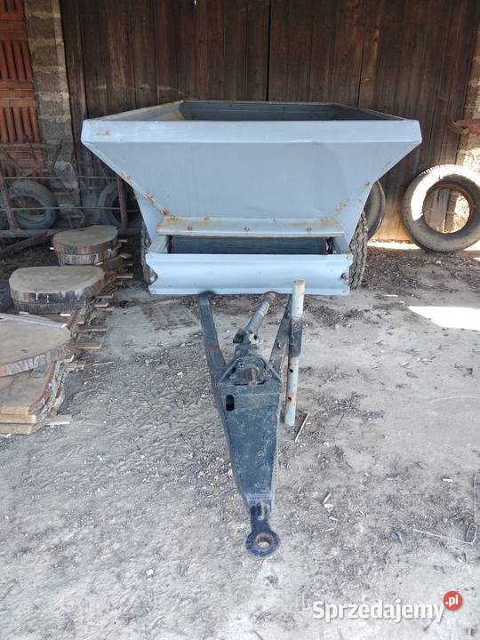 Rozsiewacz nawozuwapna RCW3 taśmowy Sikorzyce