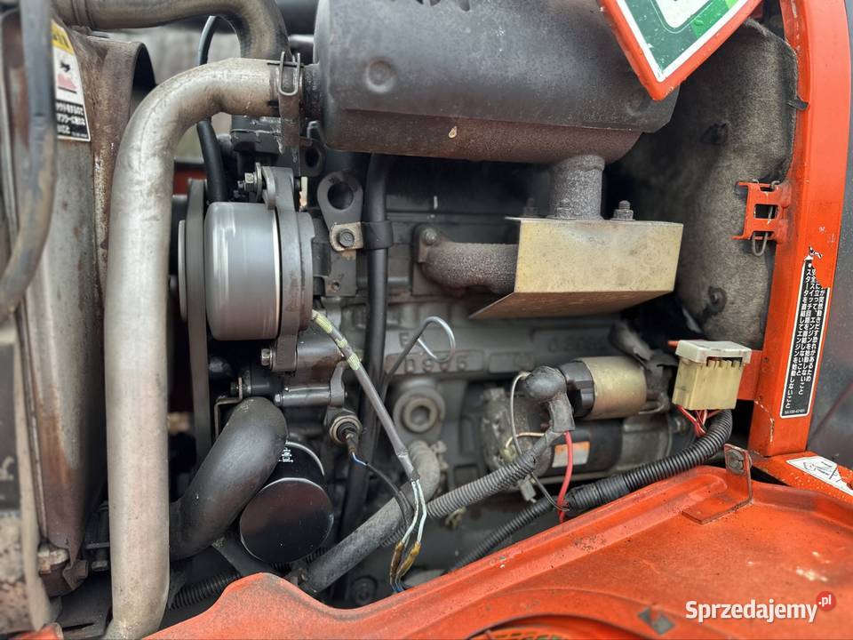 Hitachi hinomoto cx150 silnik Kubota