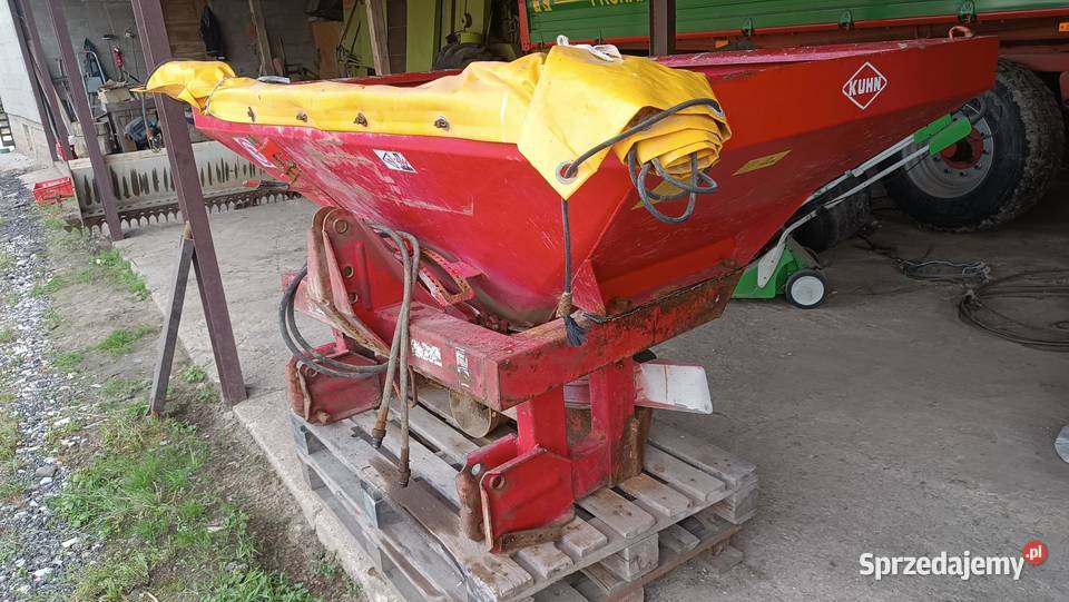 Rozsiewacz Kuhn ZSB900