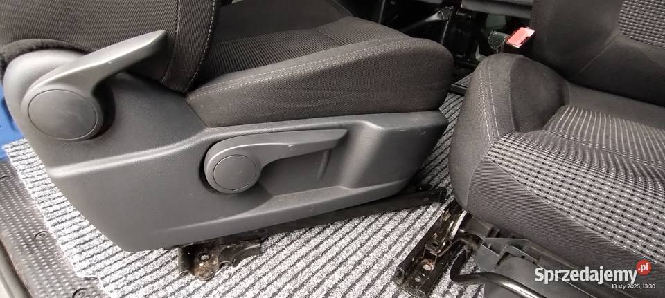 Fotele z podłokietnikami Peugeot 5008 Rumia