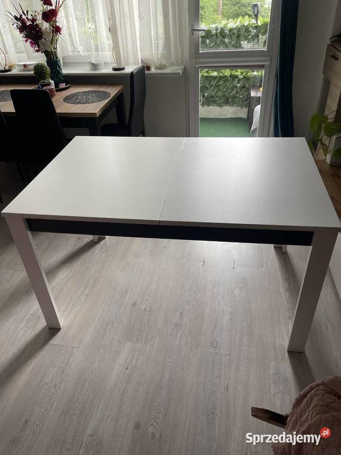 Stół obiadowy Police