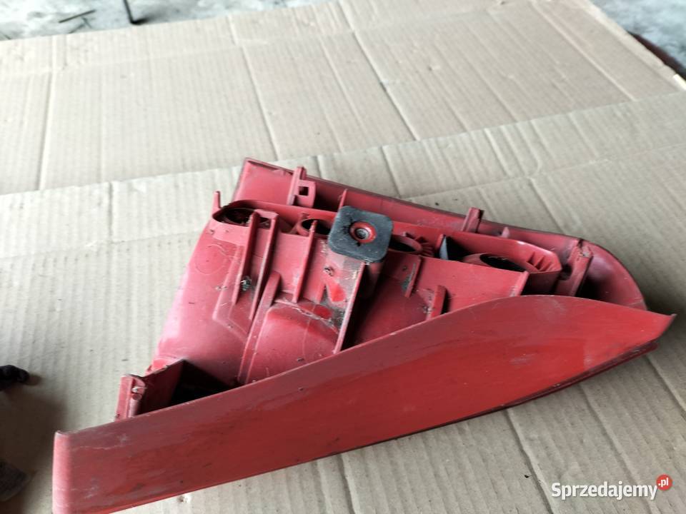 Renault Clio II 2 LAMPA TYŁ TYLNA PRAWA lampy tylne lubelskie
