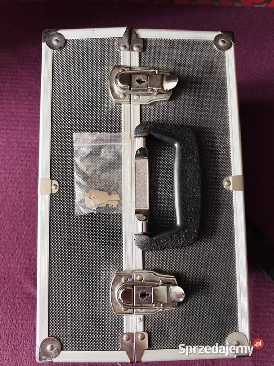 Kuferek aluminiowy rozkladany kosmetyczny sprzedam