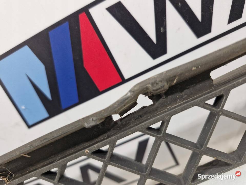 BMW X1 E84 KRATKA ZDERZAKA PRZÓD 7307792 Listwy i nakładki sprzedam