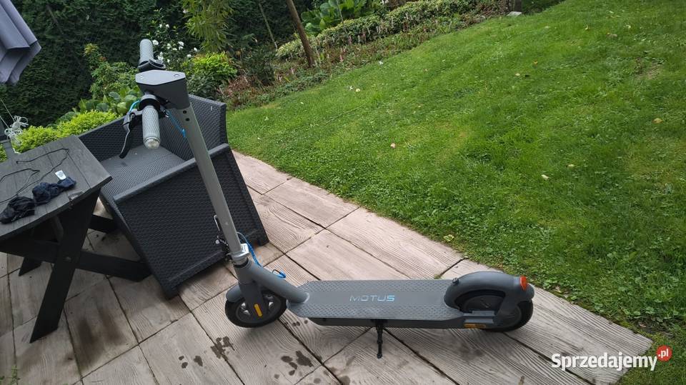 Motus Scooty 10 hulajnoga 350W 15Ah zasięg 60 Kozy