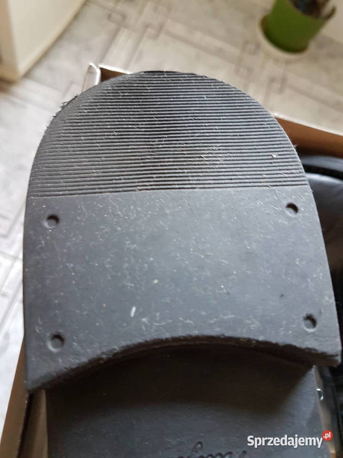 Buty wyjściowe wyższeLasocki skóra 42 Mielec