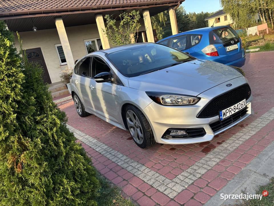 Sprzedam zamienię Forda focusa mk3 20 benzyna nawigacja mazowieckie Mariew