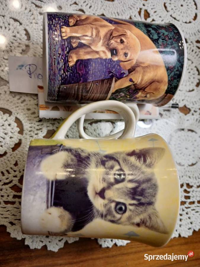 Kubki porcelanowe ze zwierzętami sygnowane wielokolorowy mazowieckie