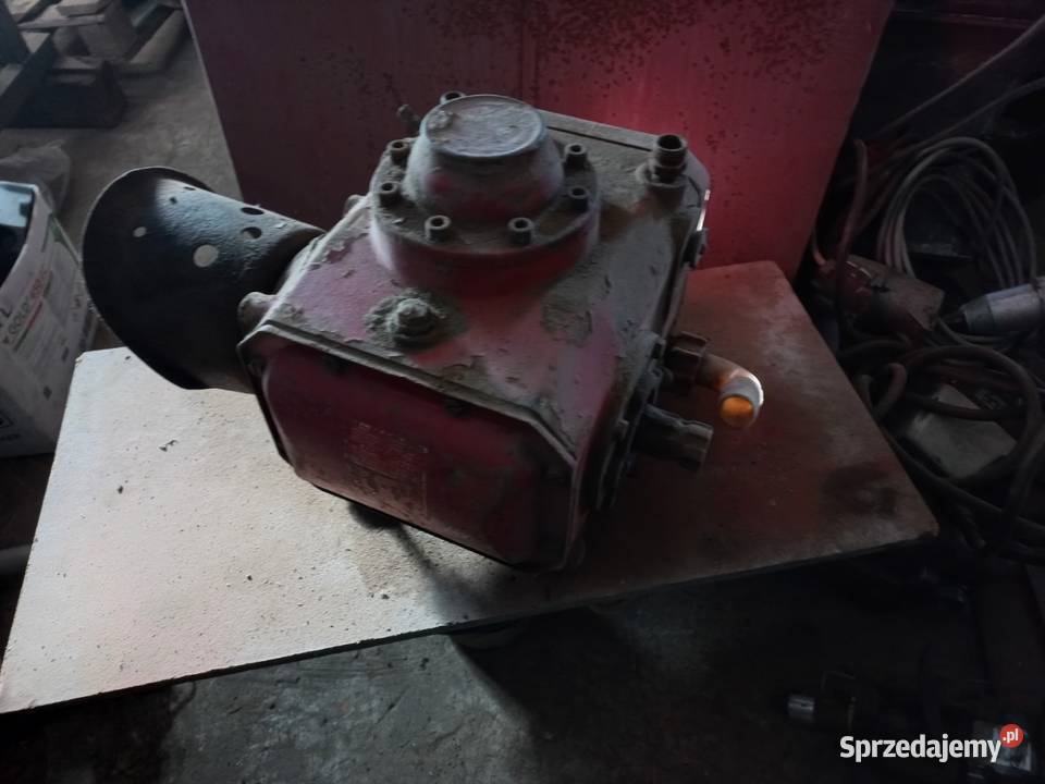 Opryskiwacz Holder pompa rozdzielacz części Do opryskiwaczy sprzedam