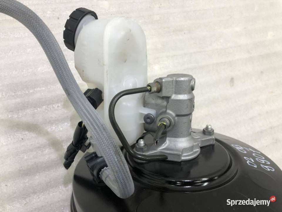 SERWO HAMULCOWE 472104797R DACIA DUSTER II osobowe