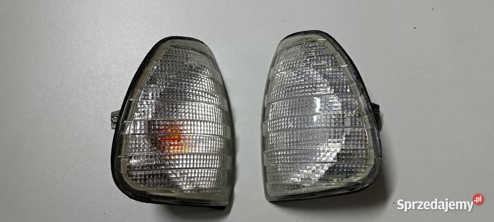 Komplet kierunkowskazów białych Mercedes W123 osobowe Luzino
