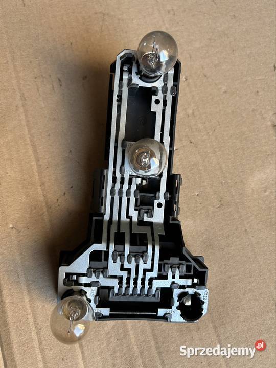 Wkład lampy lewy tył Passat b5 kombi 3b9945257 osobowe