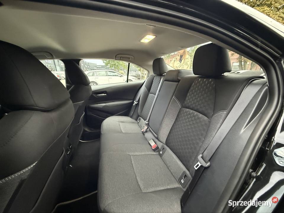 Toyota Corolla Sedan 18 Hybrid 140 Wersja poduszka powietrzna Corolla Gdańsk