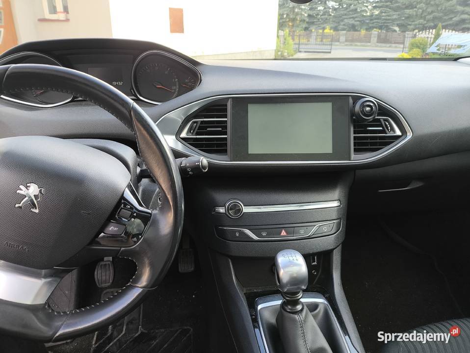 Peugeot 308 2014 16 BlueHdi manualna 308 świętokrzyskie Suchedniów