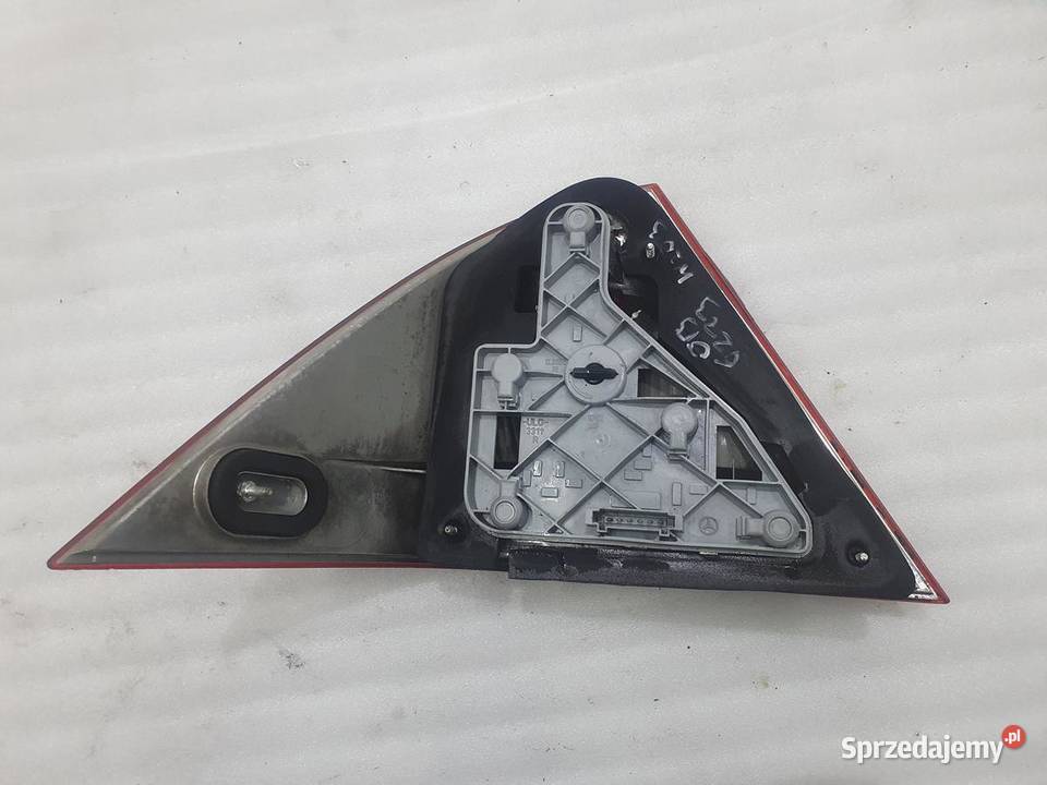 LAMPA PRAWY TYŁ SEDAN MERCEDES W203 EU
