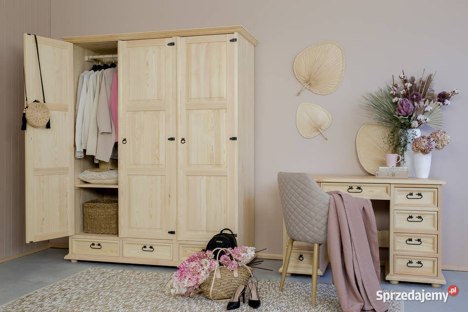 Stylowa duża szafa trzydrzwiowa na ubrania do Maków Podhalański