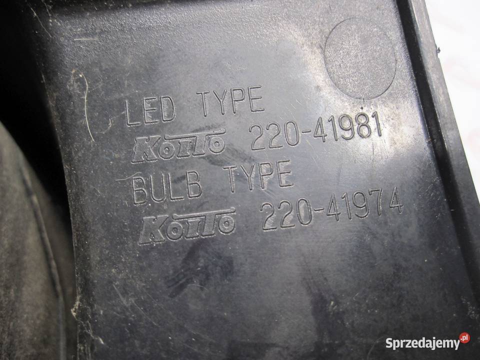 MAZDA 3 III 14r lampa prawa tył B45C51150 osobowe Kielce