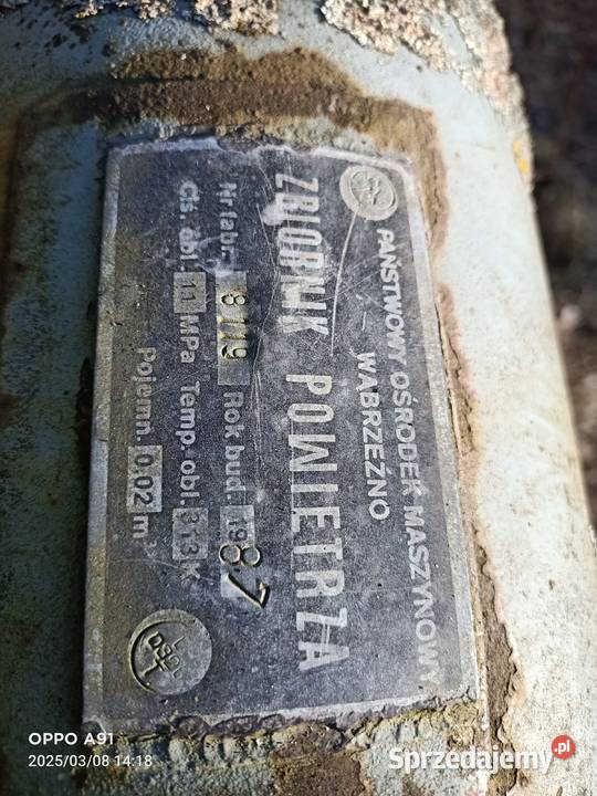 Zbierająca do zielonki siana słomy przyczepa do