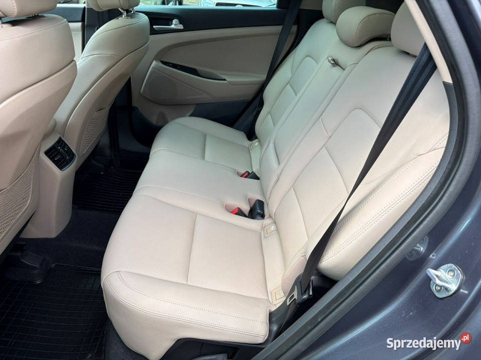 Hyundai Tucson 17 CRDI Skóry 4 x Podgrzewane automatyczna Lipówki sprzedam