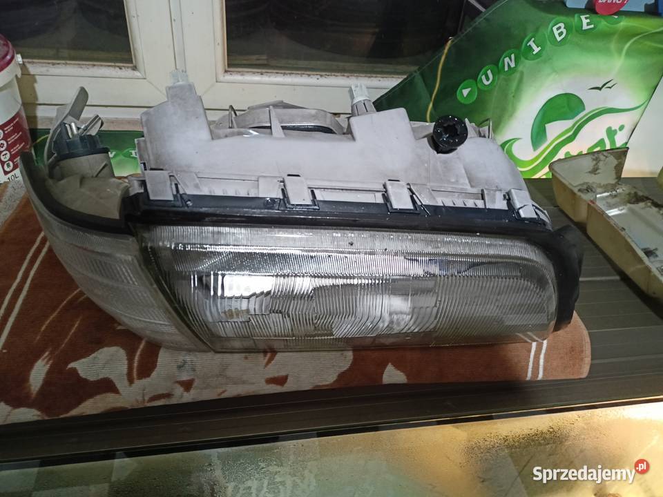 Mercedes W202 lampy przód prawa reflektor Oświetlenie Skarżysko-Kamienna sprzedam