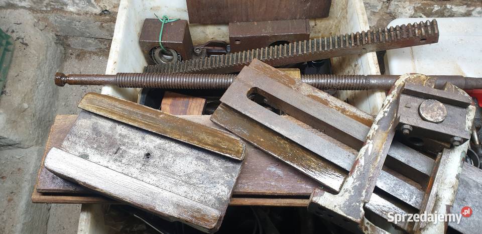 Tokarnia własnego projektu w częściach