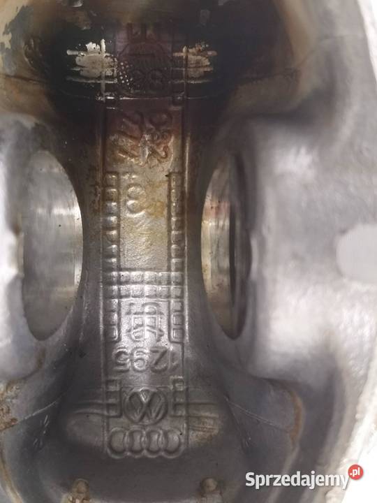 TŁOK KORBOWÓD 082277 18 TFSI TSI Audi A4 IV