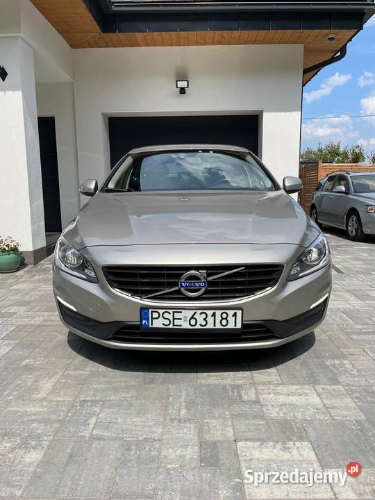 Volvo V60 2015 Niezawodny i komfortowy samochód Śrem