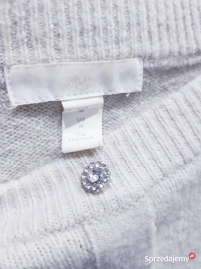 Damski dzianinowy sweterek z kryształowymi