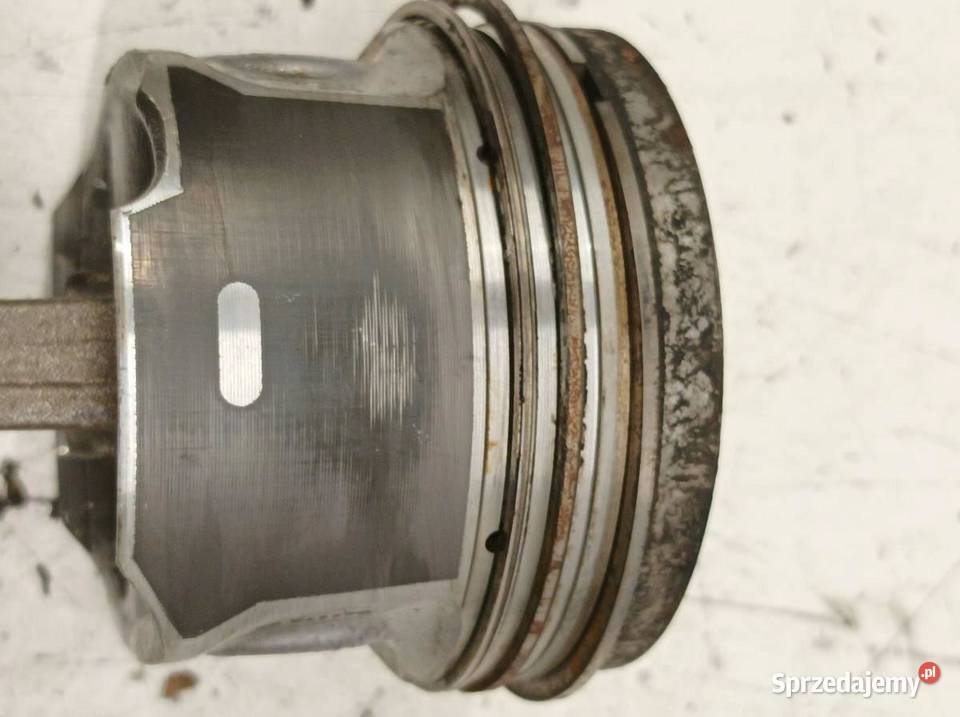 TŁOK KORBOWÓD 82L187 20 D HDI D3 D4 Volvo V40 II Rok produkcji 2016 sprzedam