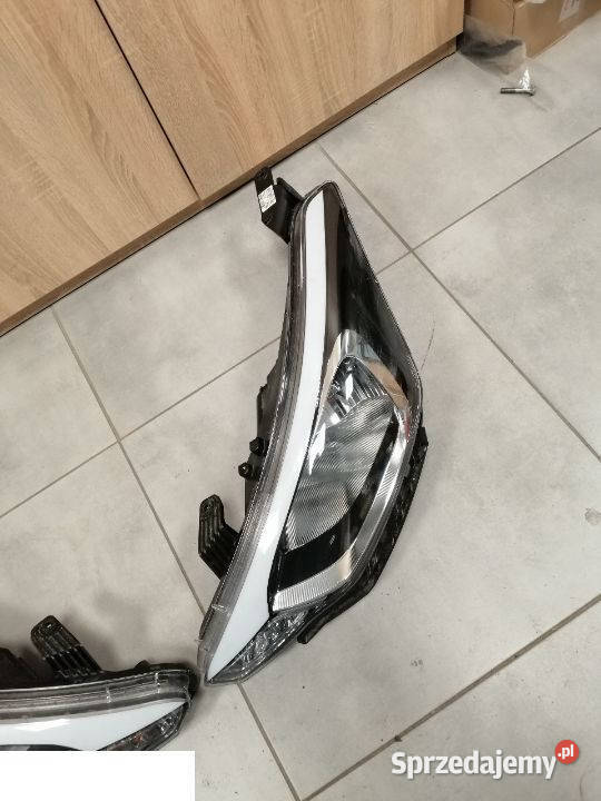 Hyundai i20 reflektor prawy lewy komplet osobowe Kozubszczyzna