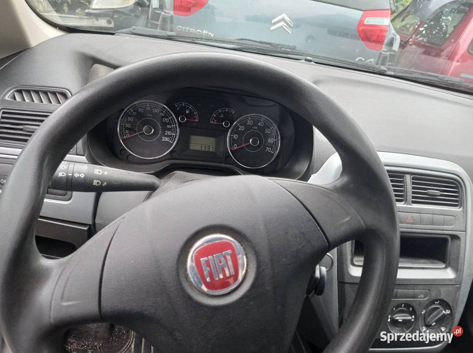 Fiat Punto 12 48 kW 2009 r dawca części wielkopolskie Szklarka Myślniewska sprzedam