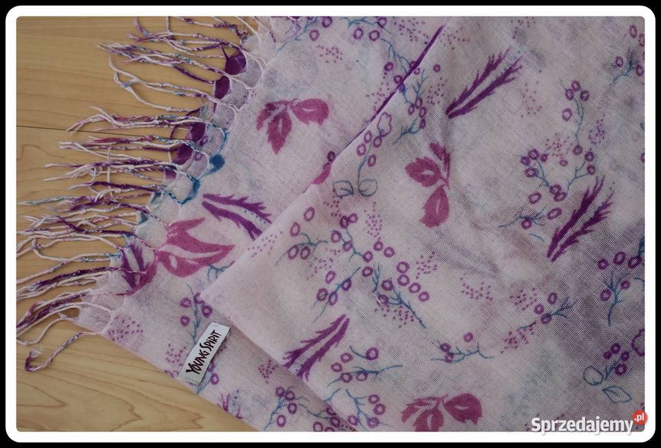 Wiosenna chusta z frędzlami lekka różowa w Dla kobiet