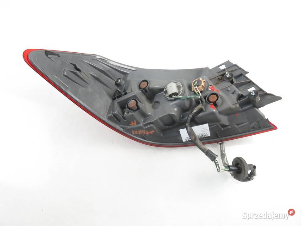 LAMPA PRAWA TYLNA INFINITI M Q70