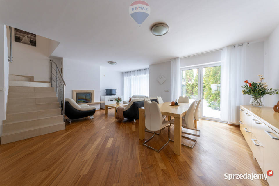 Segment 160 m z ogrodem w centrum Józefosławia