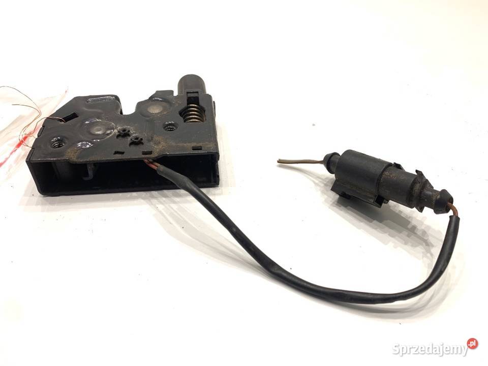 ZAMEK MASKI LEWY AUDI A7 4G Hatchback 1018