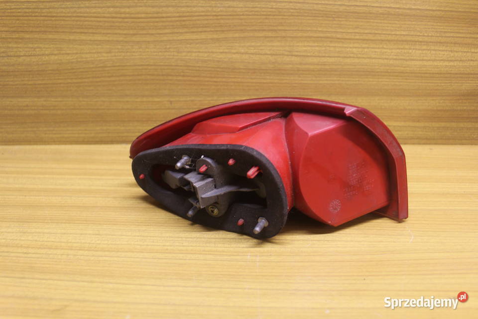 Alfa Romeo 147 Lampa tył tylna klosz prawy Sompolno
