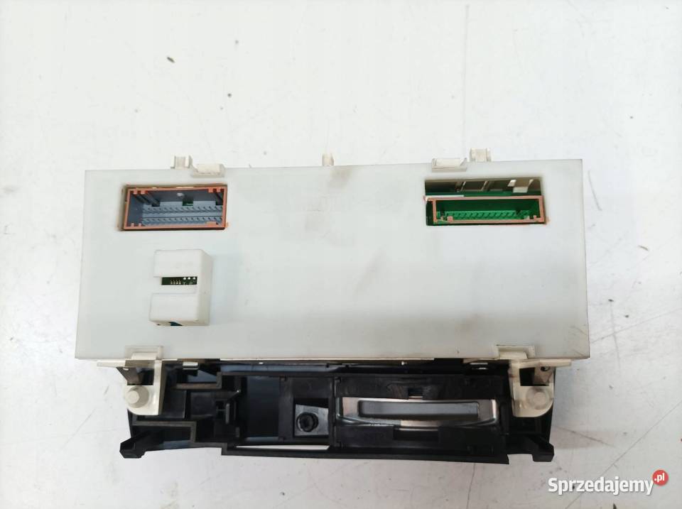 PANEL NAWIEWU 8200575240 Renault Laguna II