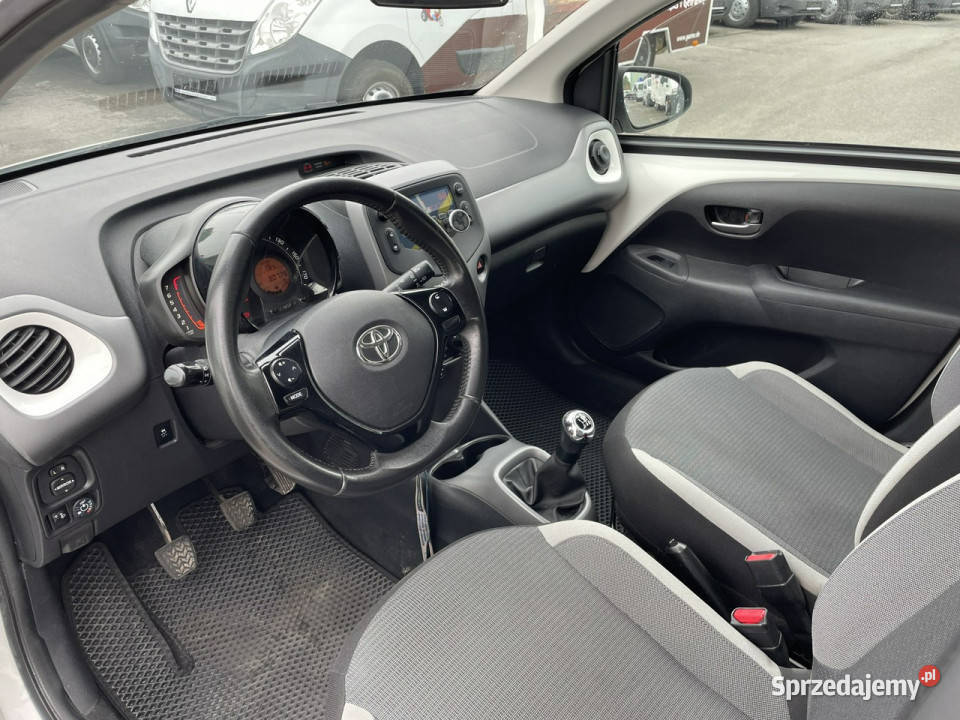 Toyota Aygo Toyota Aygo 10 VVTi JBL Edition Syców