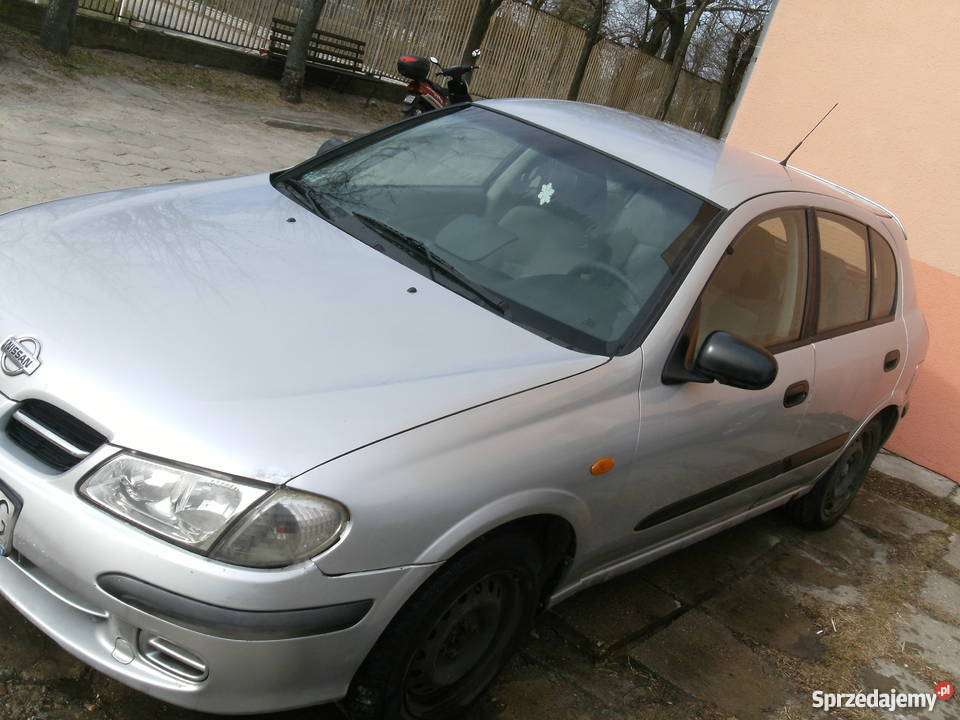 Nissan almera n16 hatchback