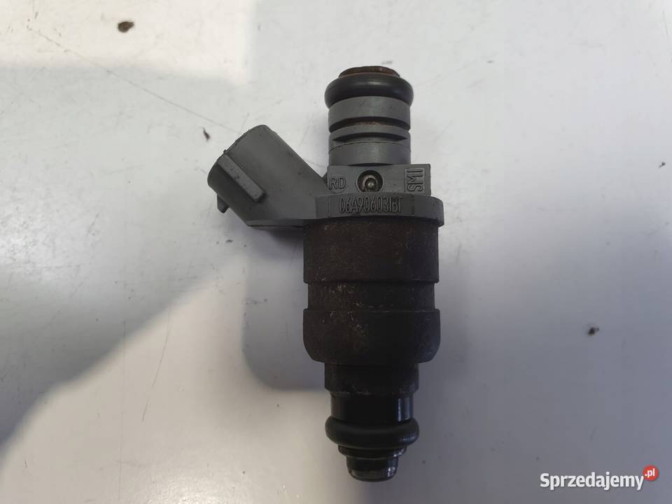 WTRYSKIWACZ Audi A3 II 8P 16 8V wtrysk osobowe Wtryskiwacze Chełm