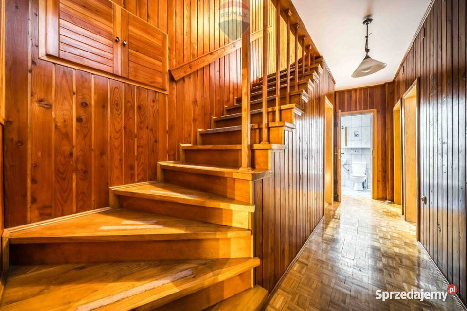 Dom na Świerczewie skrajny segment asfalt Poznań