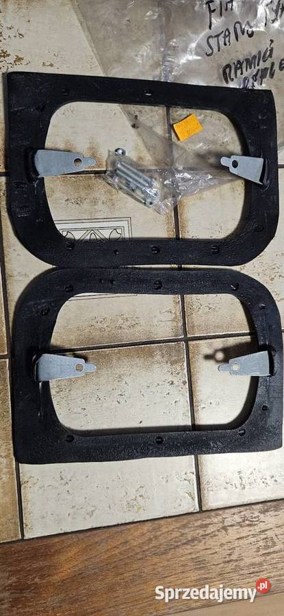 NowaRamka reflektora Fiat 126pFSM osobowe Barlinek