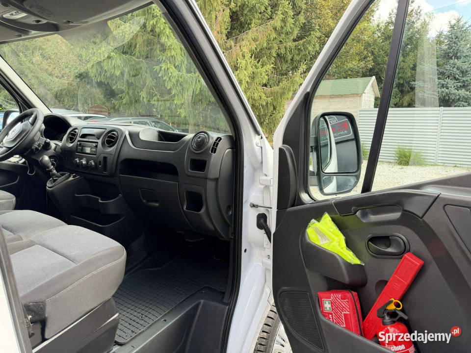 Renault Master L2H2 średniak 7 osobowy