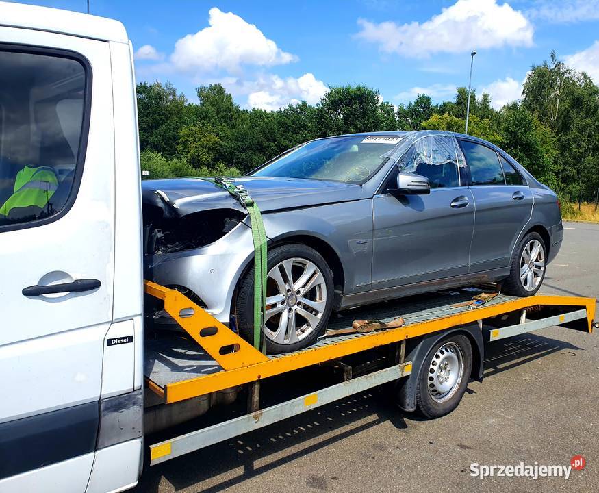 MERCEDES C KLASA W204 LIFT 2011 BŁOTNIK PRZÓD Rok produkcji 2012 Motoryzacja Radom