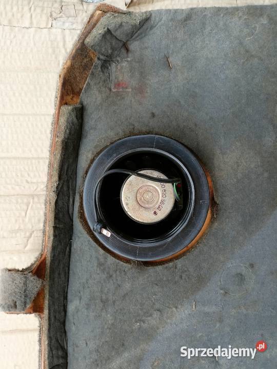 Mercedes 190 W201 tylna półka przedlift kremowa Skarżysko-Kamienna sprzedam