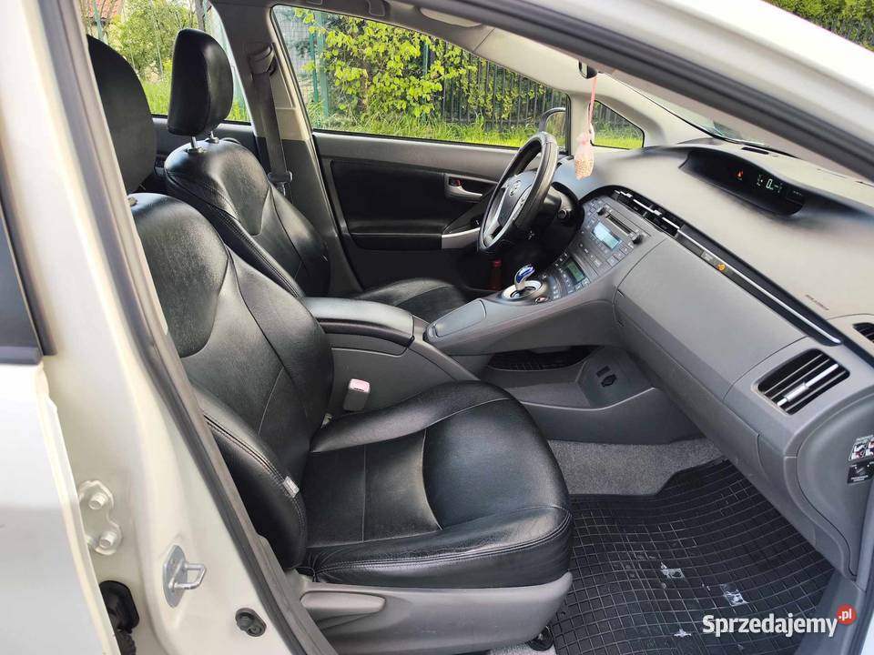 Toyota Prius 18 benzyna Hybryda Serwisowany Lublin